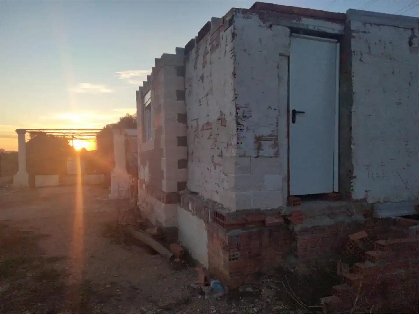 Vista exterior de Finca rústica en venda en El Vendrell amb Jardí privat, Piscina i Moblat