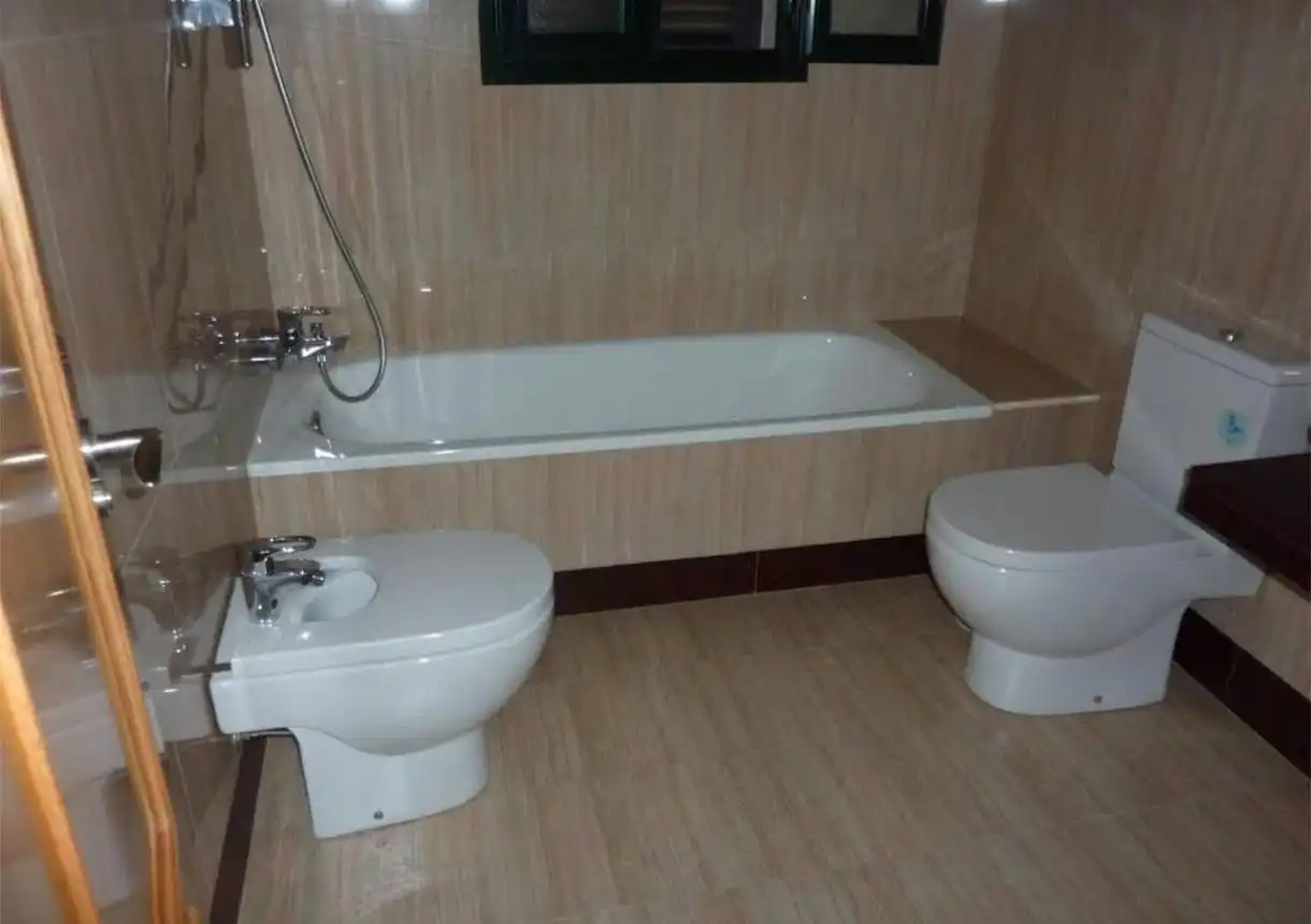 Bany de Casa o xalet de lloguer en Málaga amb Aire condicionat