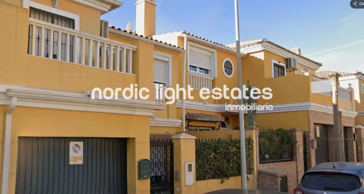 Außenansicht von Haus oder Chalet zum Verkauf in Málaga mit Terrasse und Schwimmbad