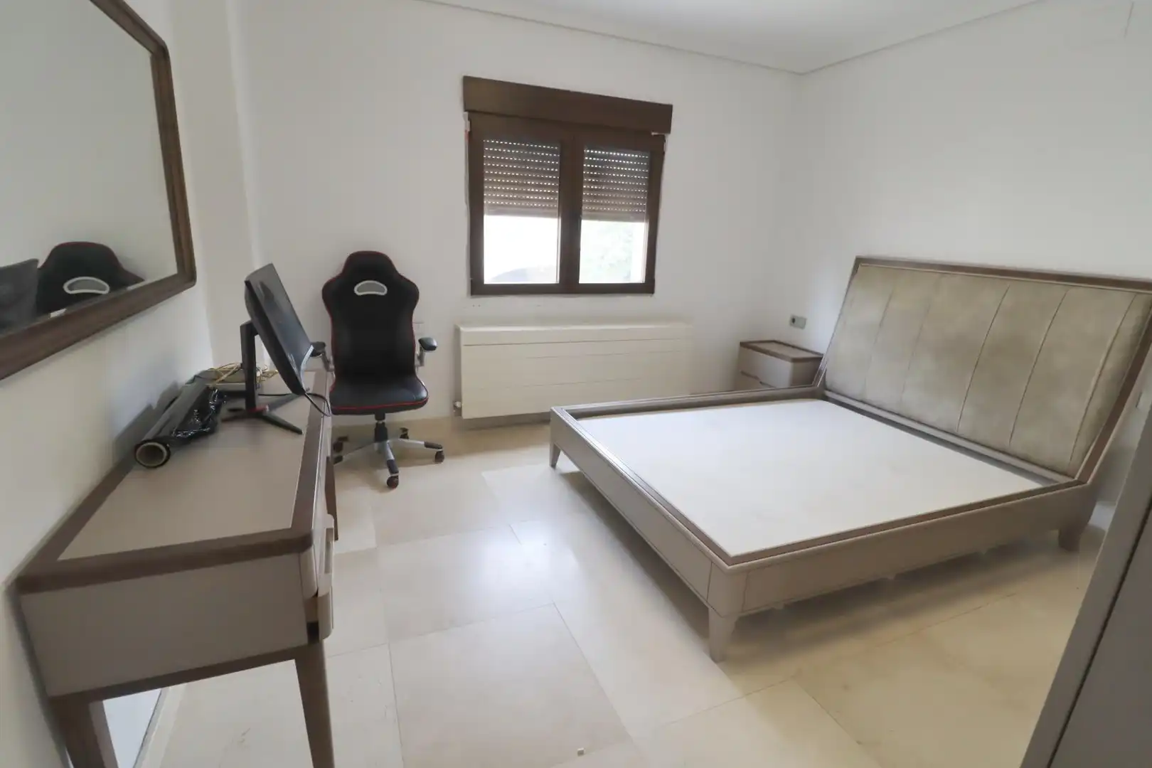 Habitación de Casa o chalet en venta en Godella con Aire acondicionado, Piscina y Alarma