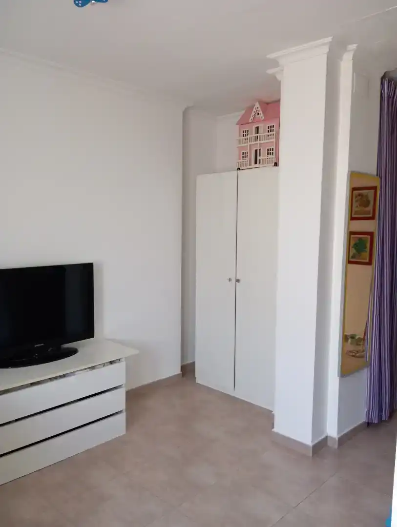 Dormitori de Casa adosada en venda en Dos Hermanas amb Aire condicionat i Balcó