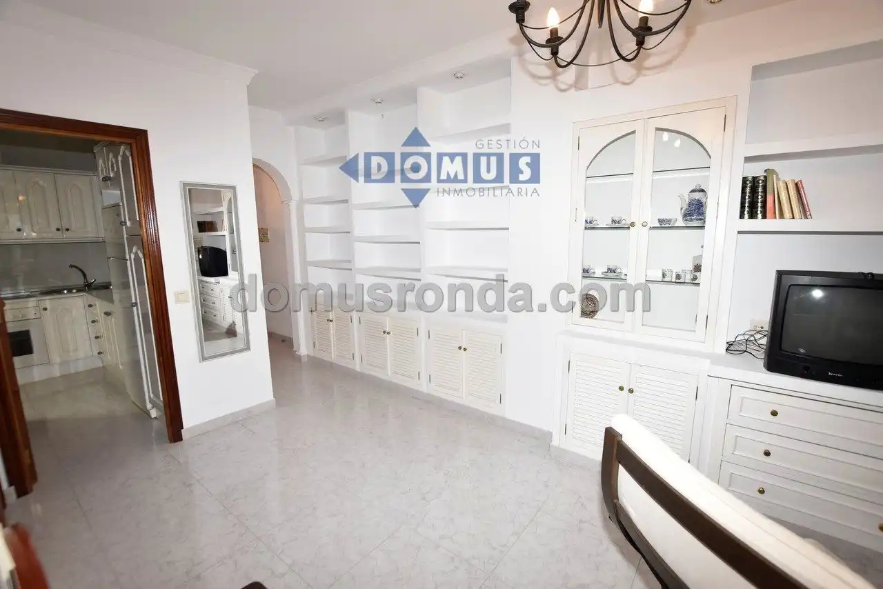 Comedor de Piso en venta en Ronda con Trastero, Amueblado y Lavadora