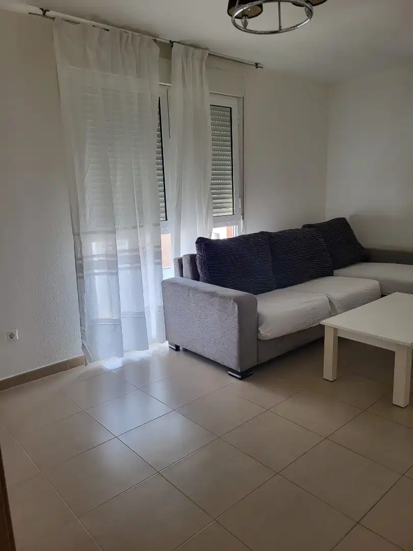 Wohnzimmer von Wohnungen zur Miete in Marchamalo mit Abstellraum und Möbliert