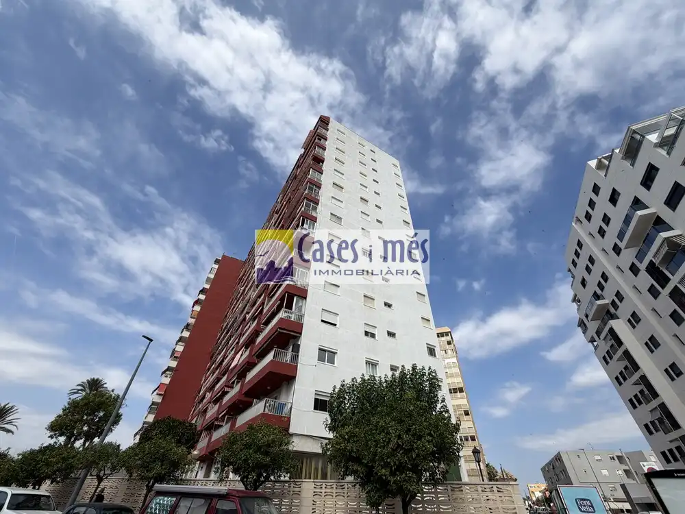 Vista exterior de Piso en venta en La Pobla de Farnals con Balcón y Piscina comunitaria
