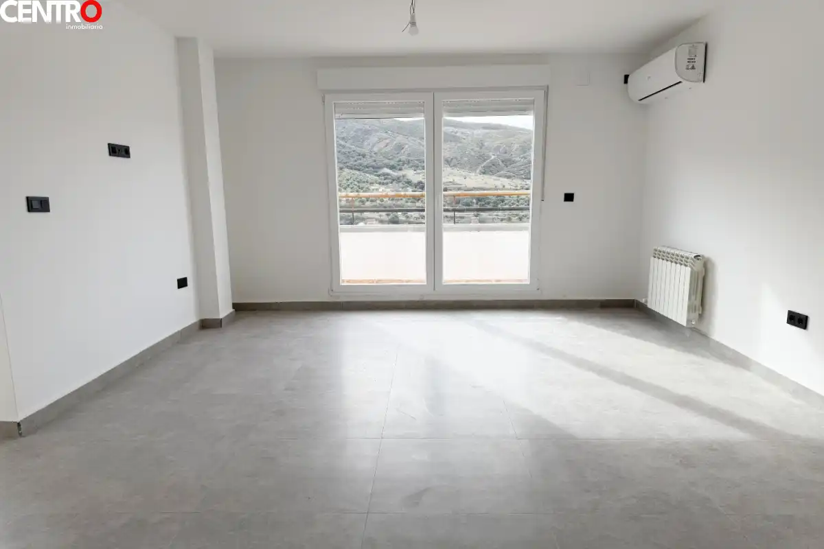Sala de estar de Piso en venta en La Zubia con Aire acondicionado, Calefacción y Jardín privado