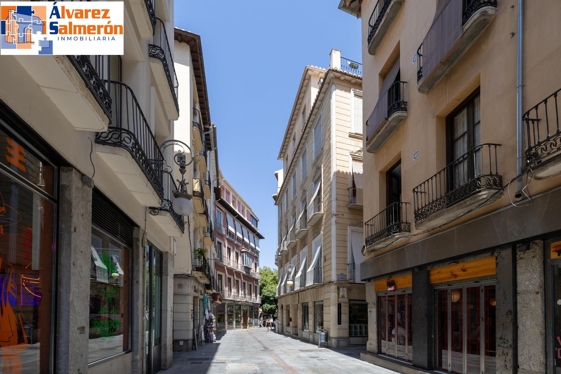 Vista exterior de Piso en venta en  Granada Capital con Aire acondicionado, Calefacción y Amueblado
