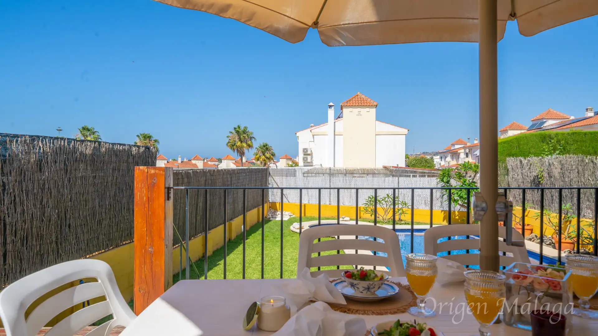 Terraza de Casa adosada en venta en Vélez-Málaga con Calefacción, Jardín privado y Terraza