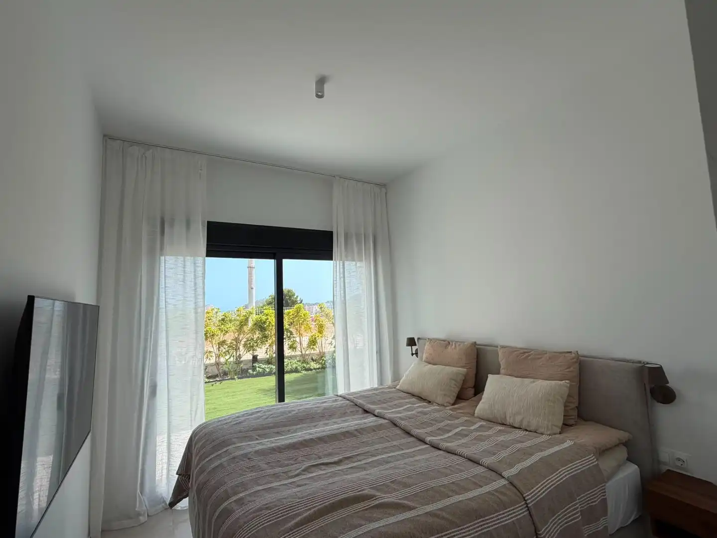Dormitori de Casa o xalet de lloguer en Finestrat amb Aire condicionat, Jardí privat i Terrassa
