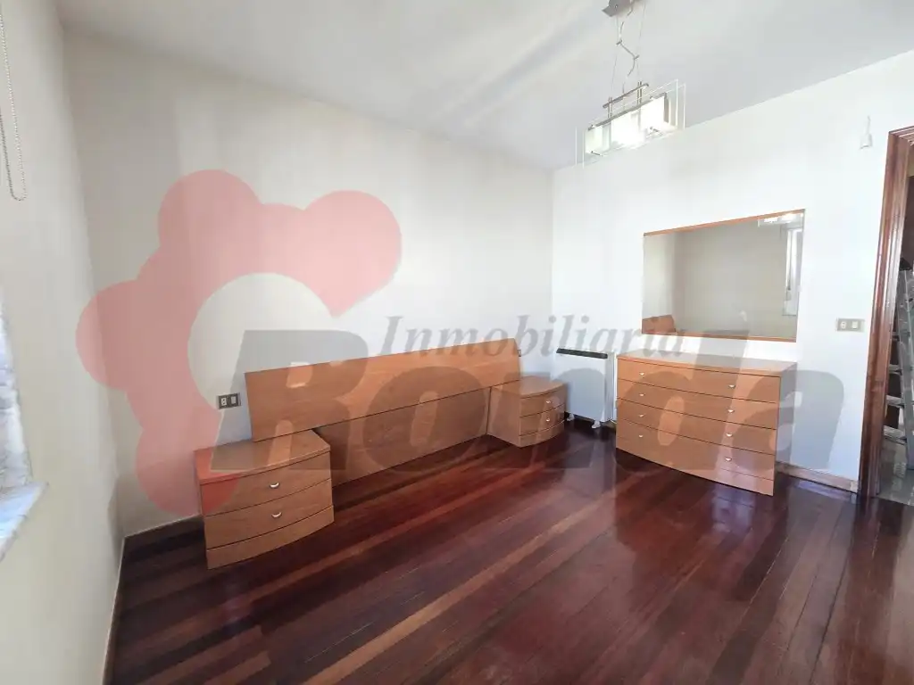 Dormitori de Apartament en venda en Lugo