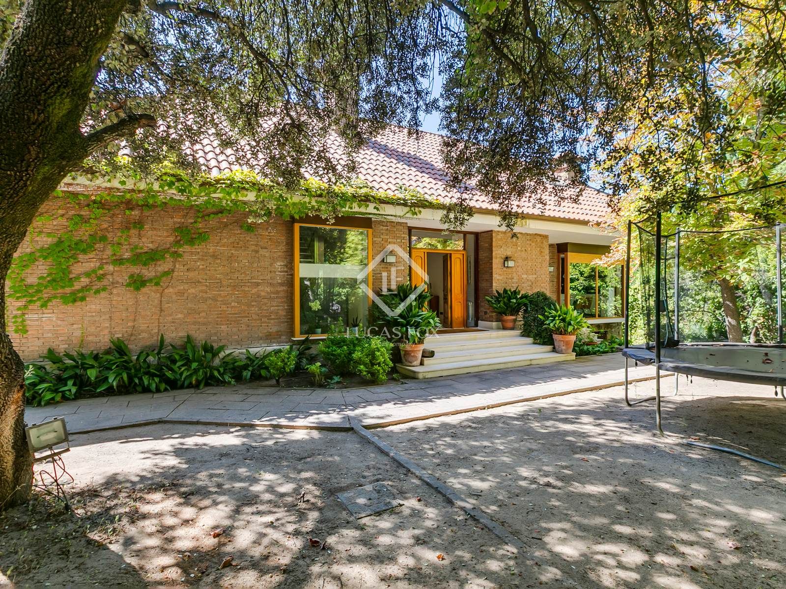 Vista exterior de Casa o chalet en venta en La Moraleja con Aire acondicionado, Calefacción y Jardín privado