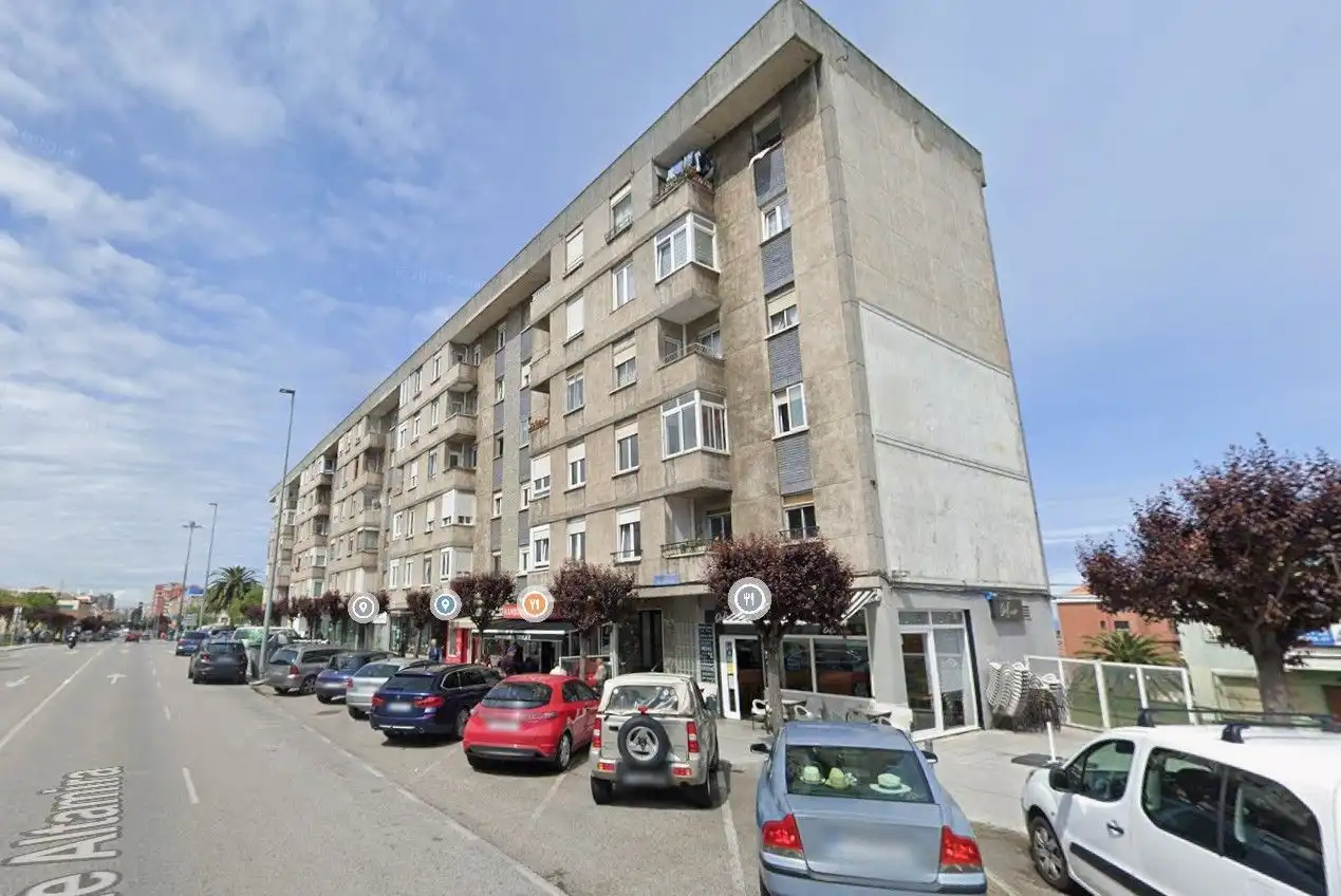 Vista exterior de Piso en venta en Santander