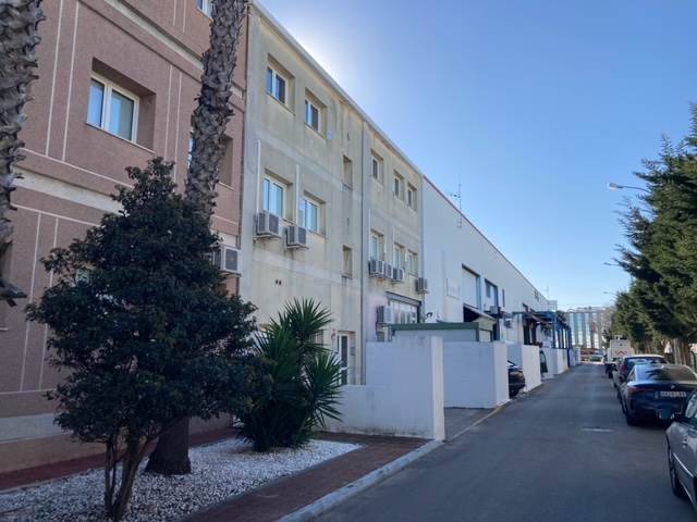 Oficina en Alquiler en C/ Francia - Pol. Ind. El trocadero en Barriada Río San Pedro