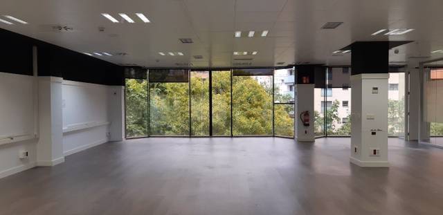 Oficina en Alquiler en N/A en Sants