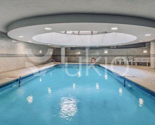 Swimming pool of Apartment to rent in  Madrid Capital  with Air Conditioner, Heating and Furnished