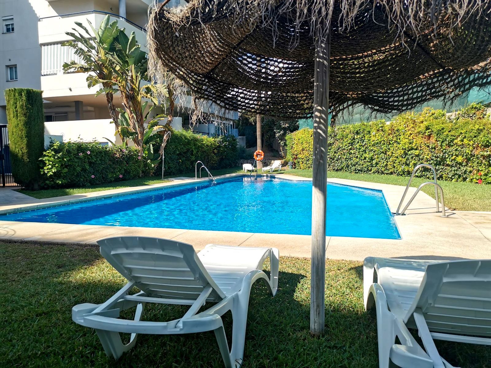 Piscina de Apartamento en venta en Fuengirola con Aire acondicionado, Terraza y Piscina comunitaria