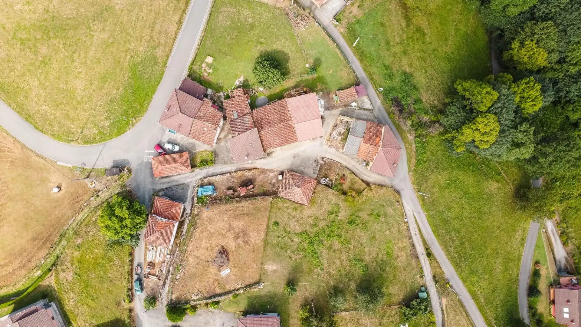 Casa rústica amb jardí en venda a Lugar Villar de Guergu 75, imagen 2
