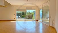Sala d'estar de Casa o xalet en venda en Vacarisses amb Calefacció, Jardí privat i Parquet