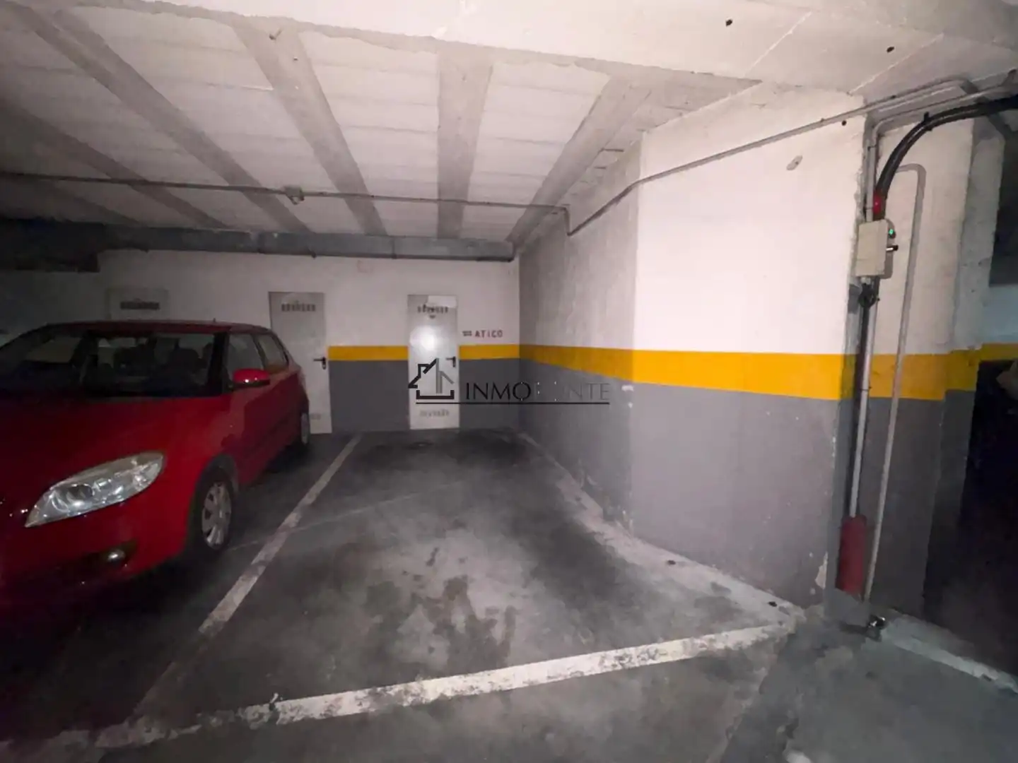 Parkplatz von Wohnungen zur Miete in O Burgo - Campus Universitario