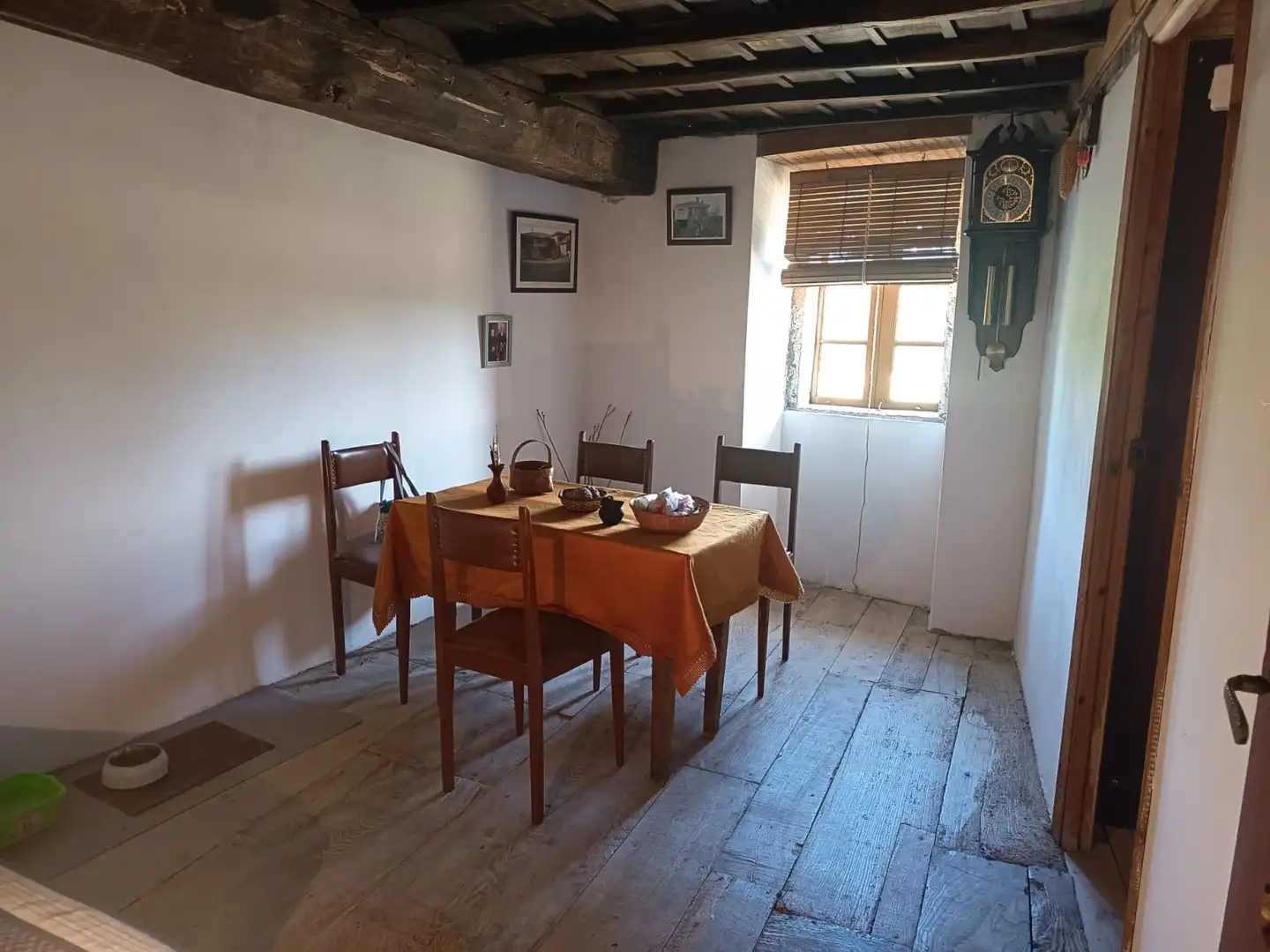 Menjador de Casa o xalet en venda en Sober amb Jardí privat, Terrassa i Moblat