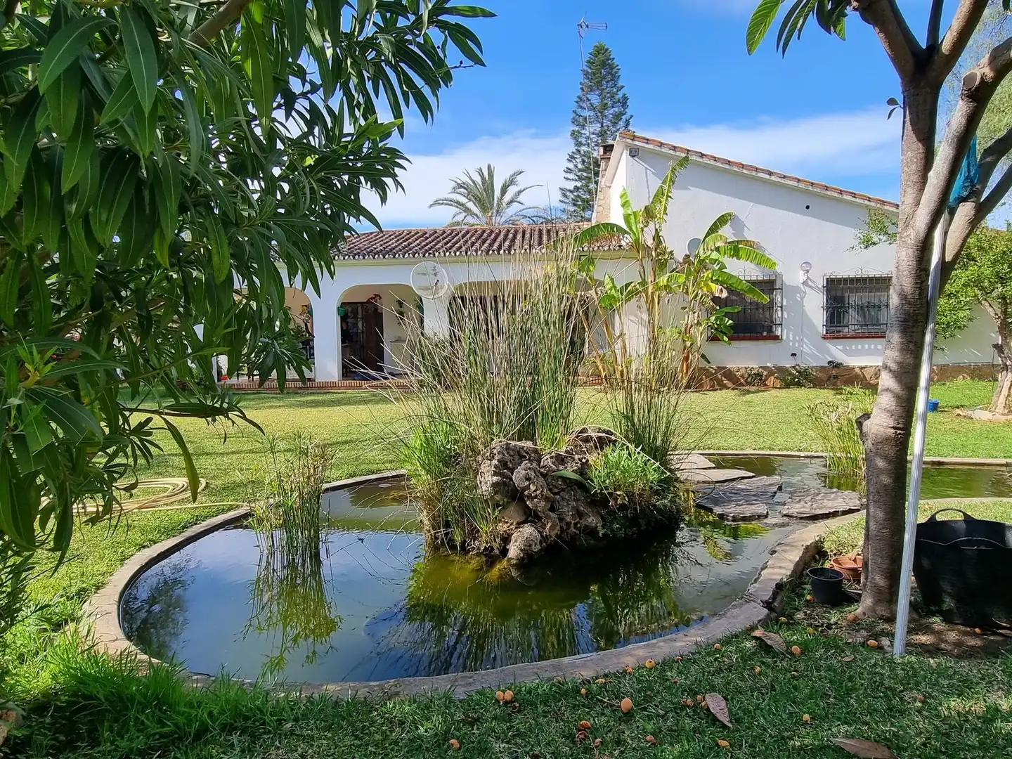 Villa con piscina in vendita a Avenida José Banús 32