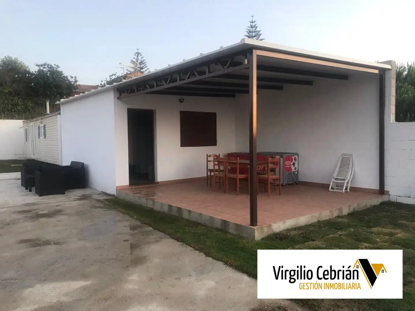 Außenansicht von Country house zum Verkauf in Chipiona