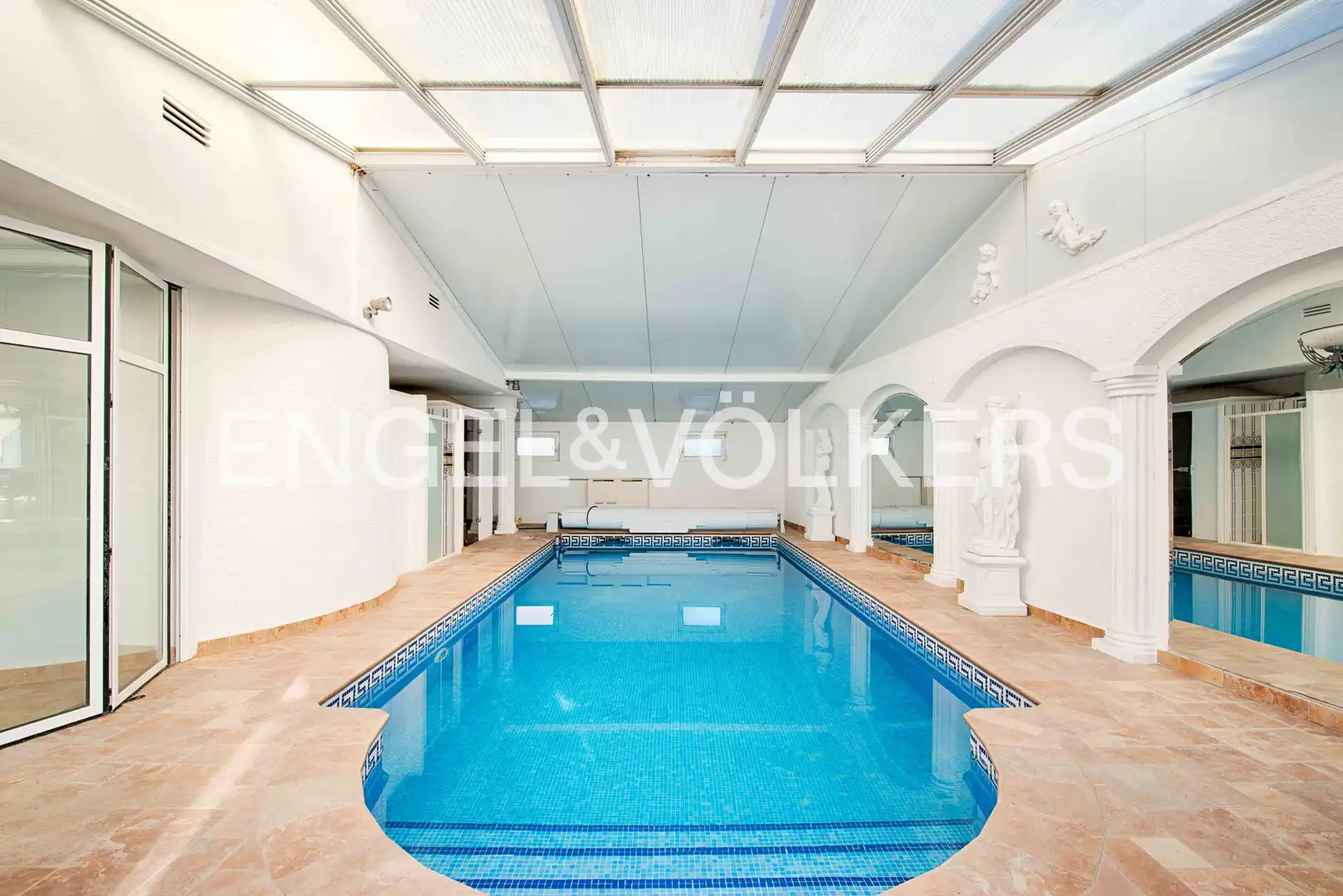 Casa con piscina en venta en Carrer Requesens, imagen 12