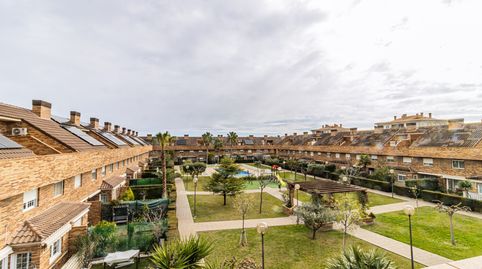 Foto 3 de Casa adosada en venta en Calle Ibon de Ordiceto, Miralbueno, Zaragoza Capital