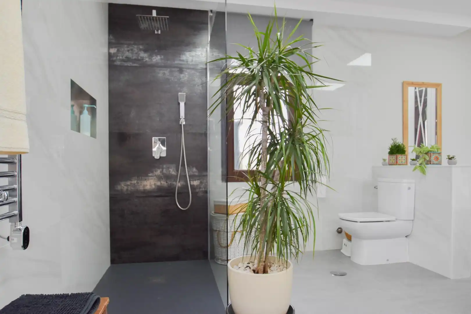 Bany de Casa o xalet en venda en Las Gabias amb Aire condicionat, Calefacció i Jardí privat