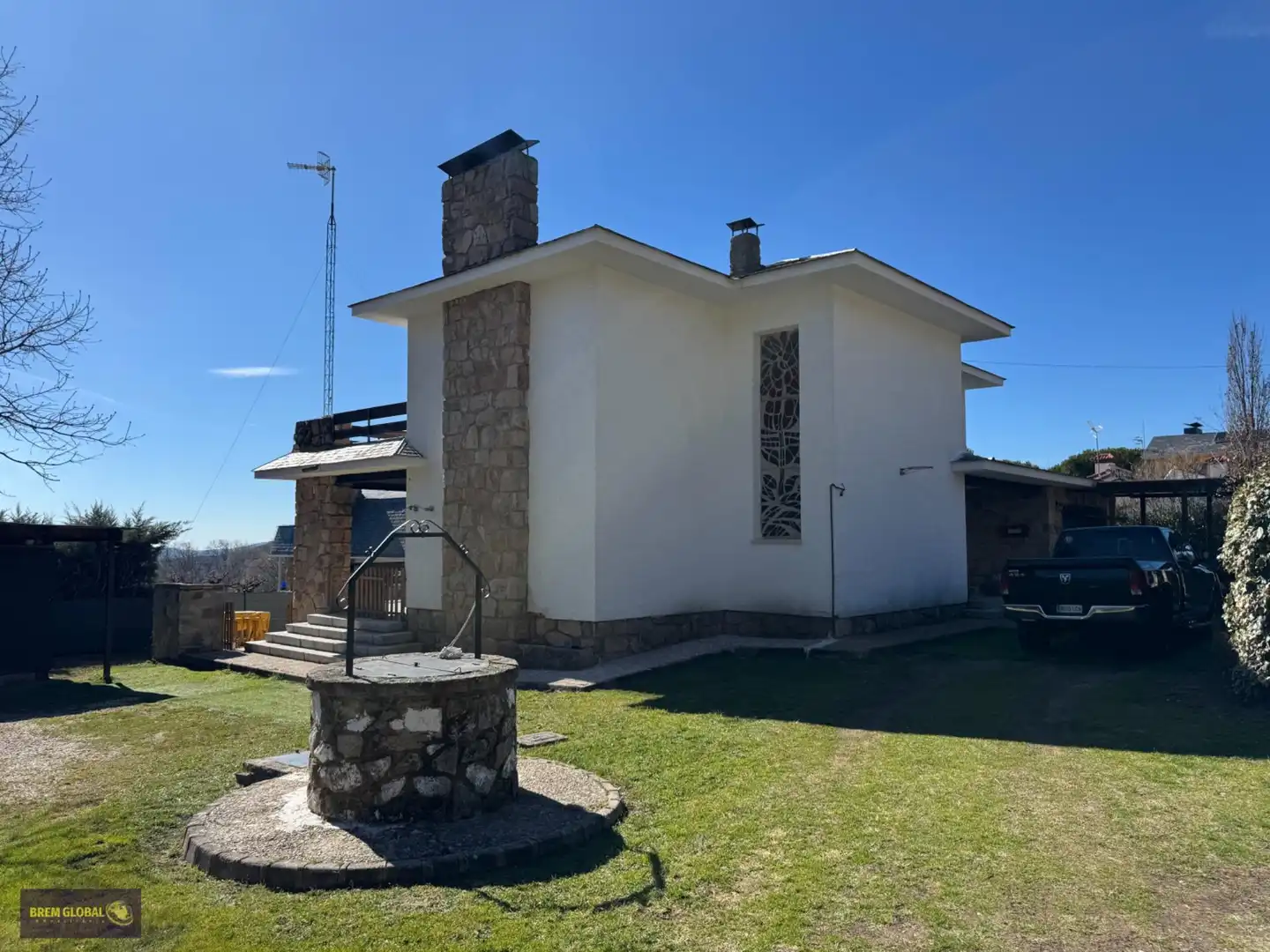 Houses for sale in Calle REQUEBRADERO, Bustarviejo