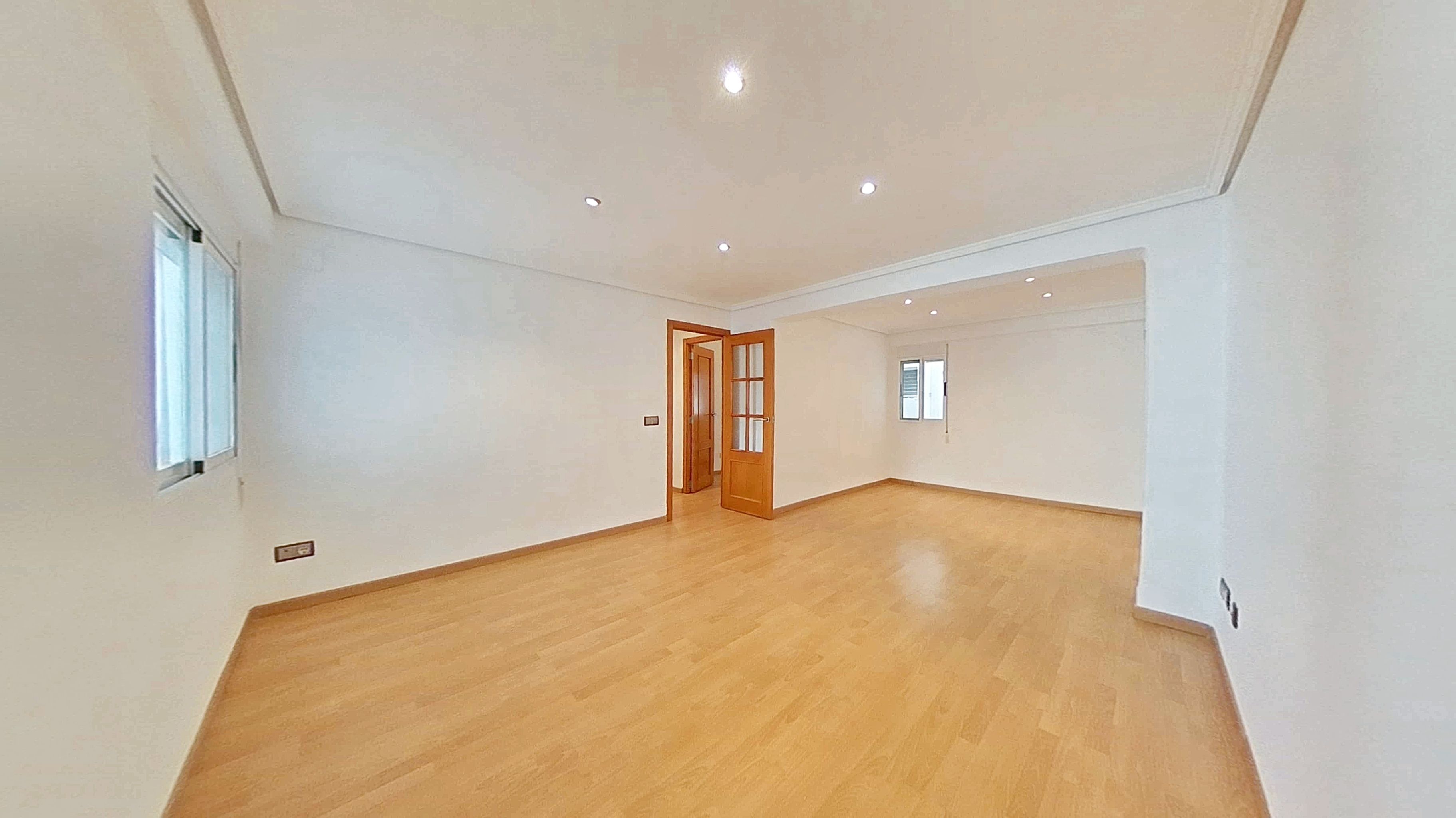 Flat to rent in  Valencia Capital  with Oven and Pets allowed