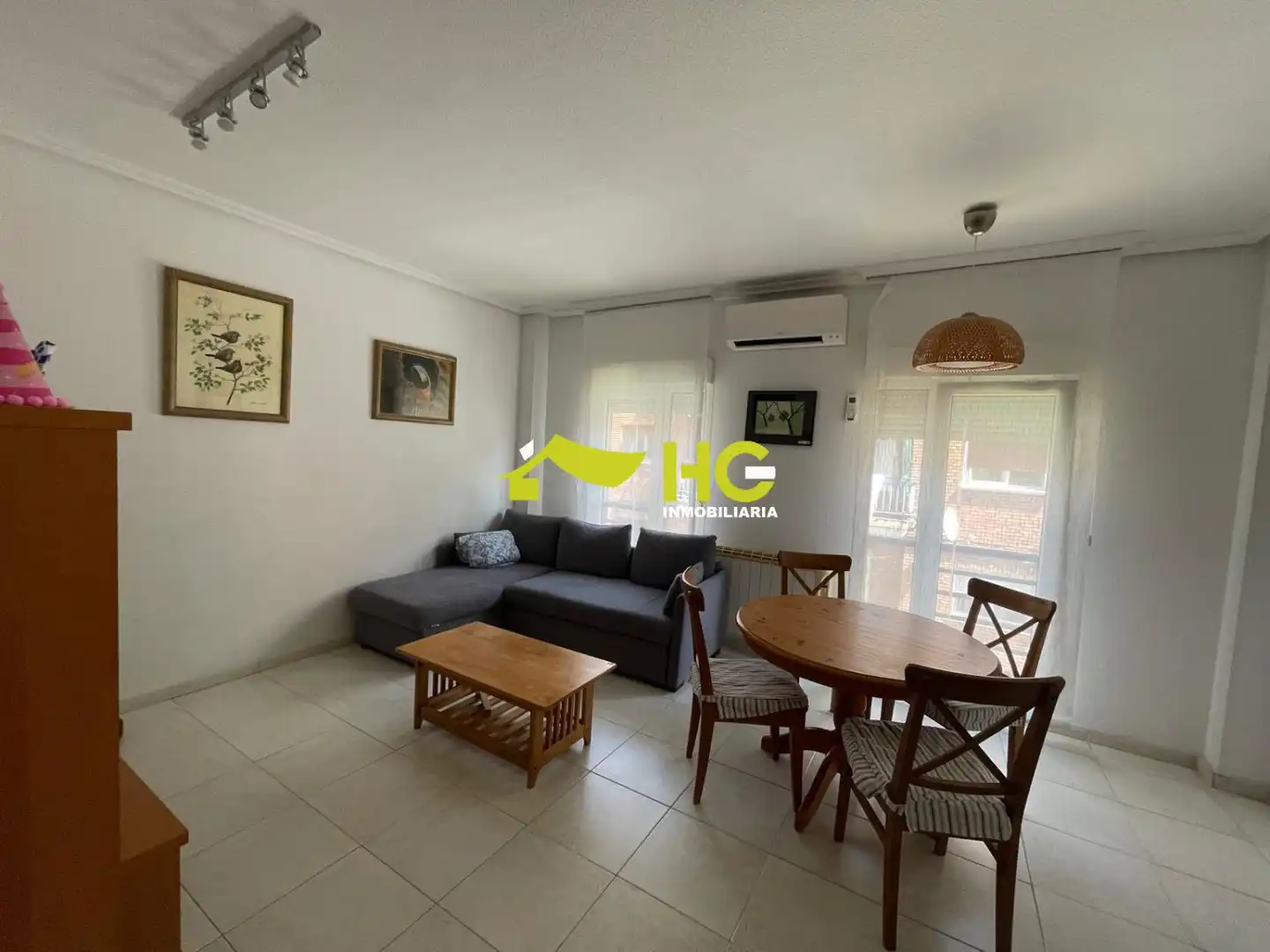 Sala de estar de Piso para compartir en Villaviciosa de Odón con Aire acondicionado y Calefacción