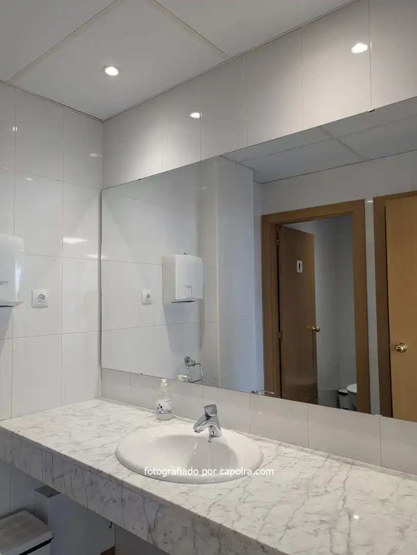Bathroom of Office for rent in Sant Just Desvern  with Air Conditioner and Heating