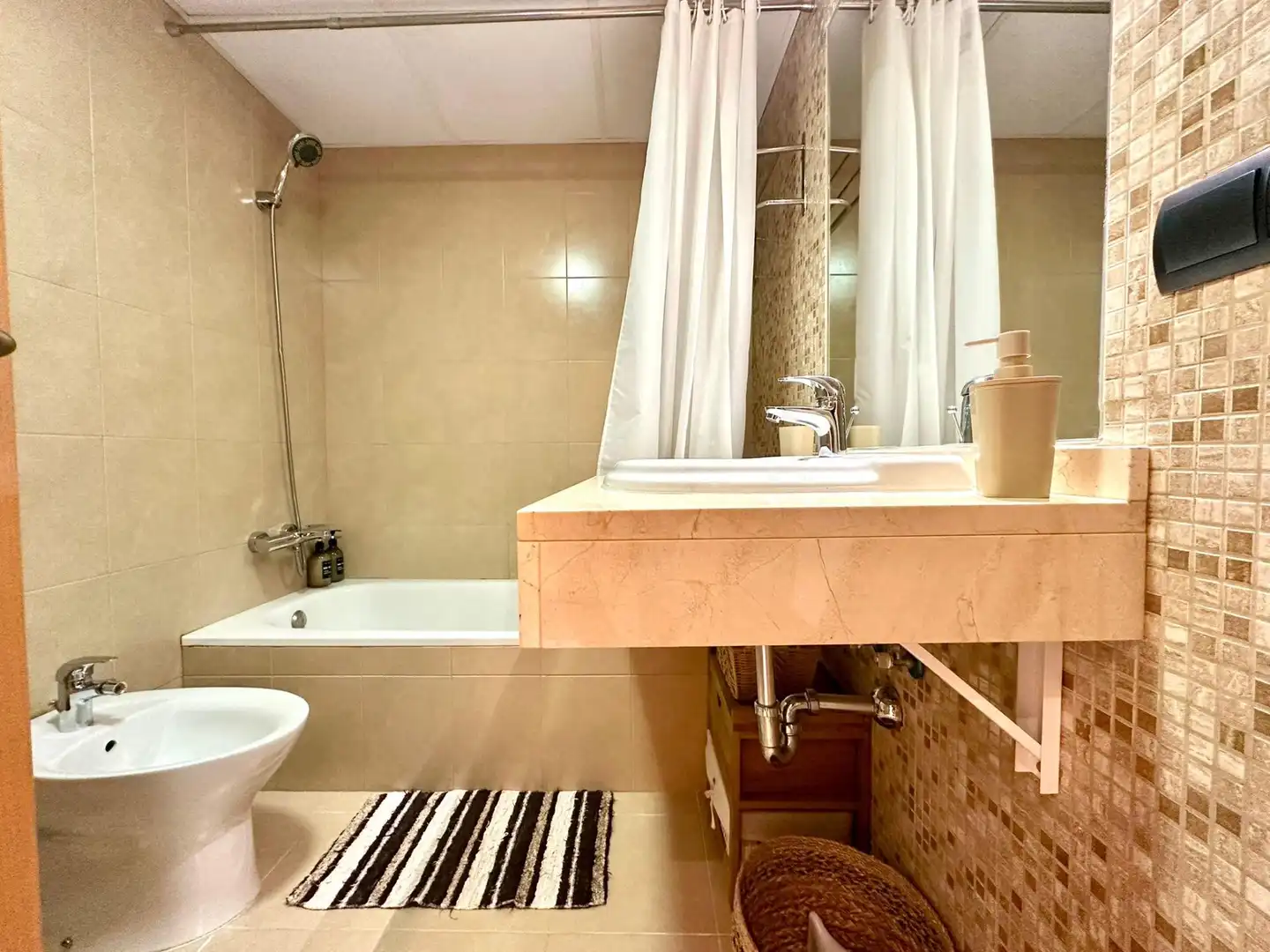 Baño de Piso en venta en Almería con Aire acondicionado, Terraza y Trastero