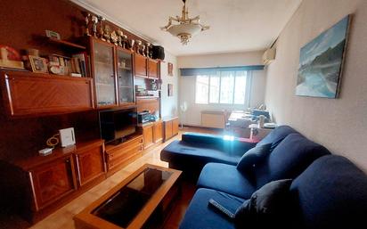Living room of Flat for sale in  Logroño  with Air Conditioner, Heating and Parquet flooring