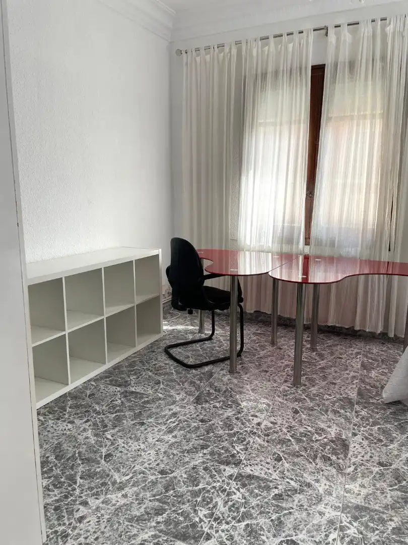 Wohnung zur Miete in Zaragoza mit Heizung, Möbliert und Ofen