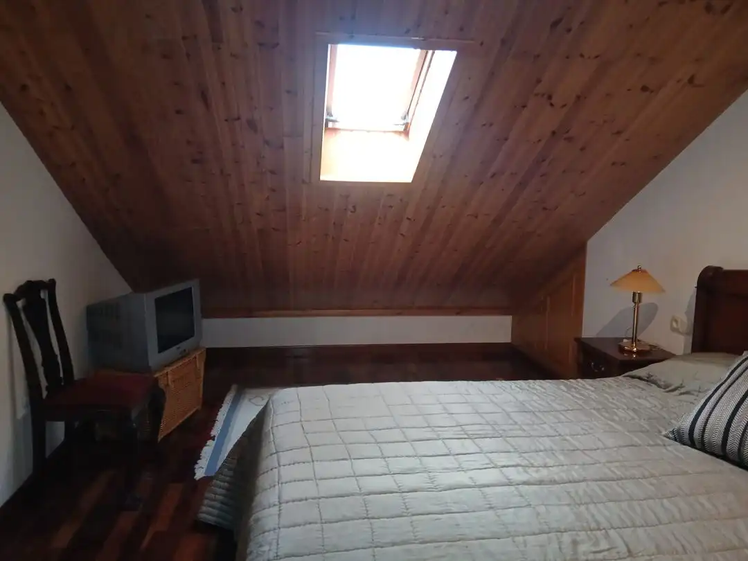 Habitación de Dúplex en venta en Ezcaray con Calefacción, Piscina y Balcón