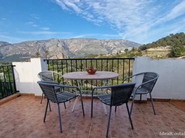 Casa rustica con balcone in vendita a El Castell de Guadalest
