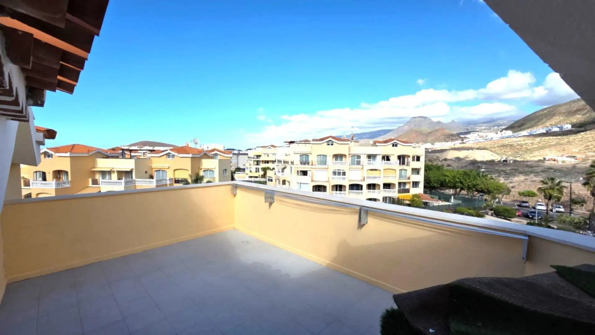 Vista exterior de Dúplex en venda en Arona amb Terrassa i Piscina comunitària