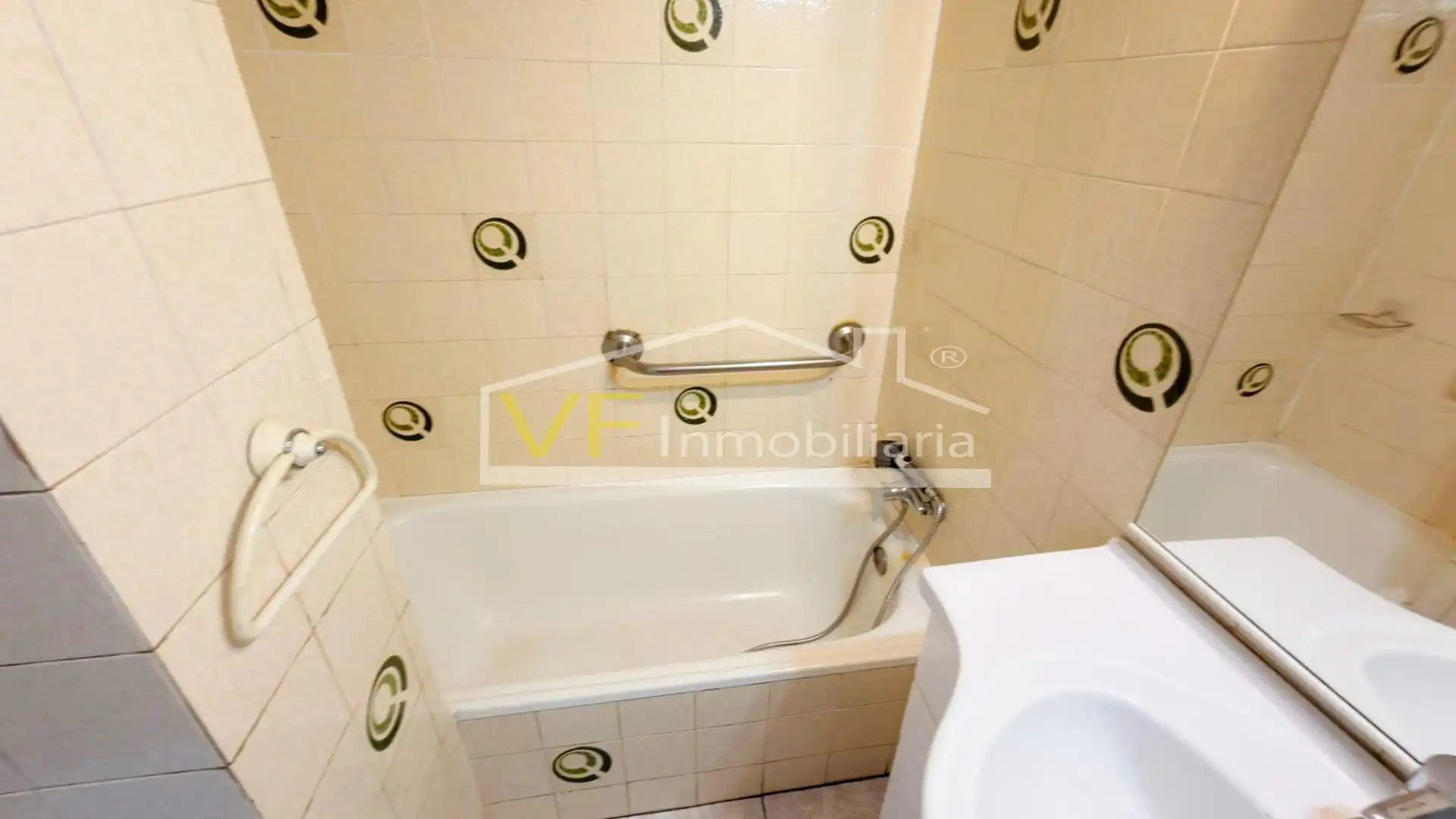 Baño de Piso en venta en Málaga con Balcón y Piscina comunitaria
