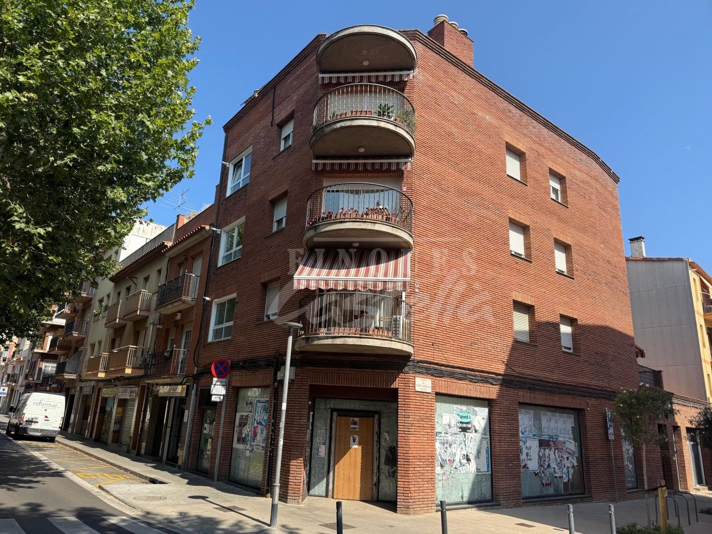 Vista exterior de Local de lloguer en Mataró