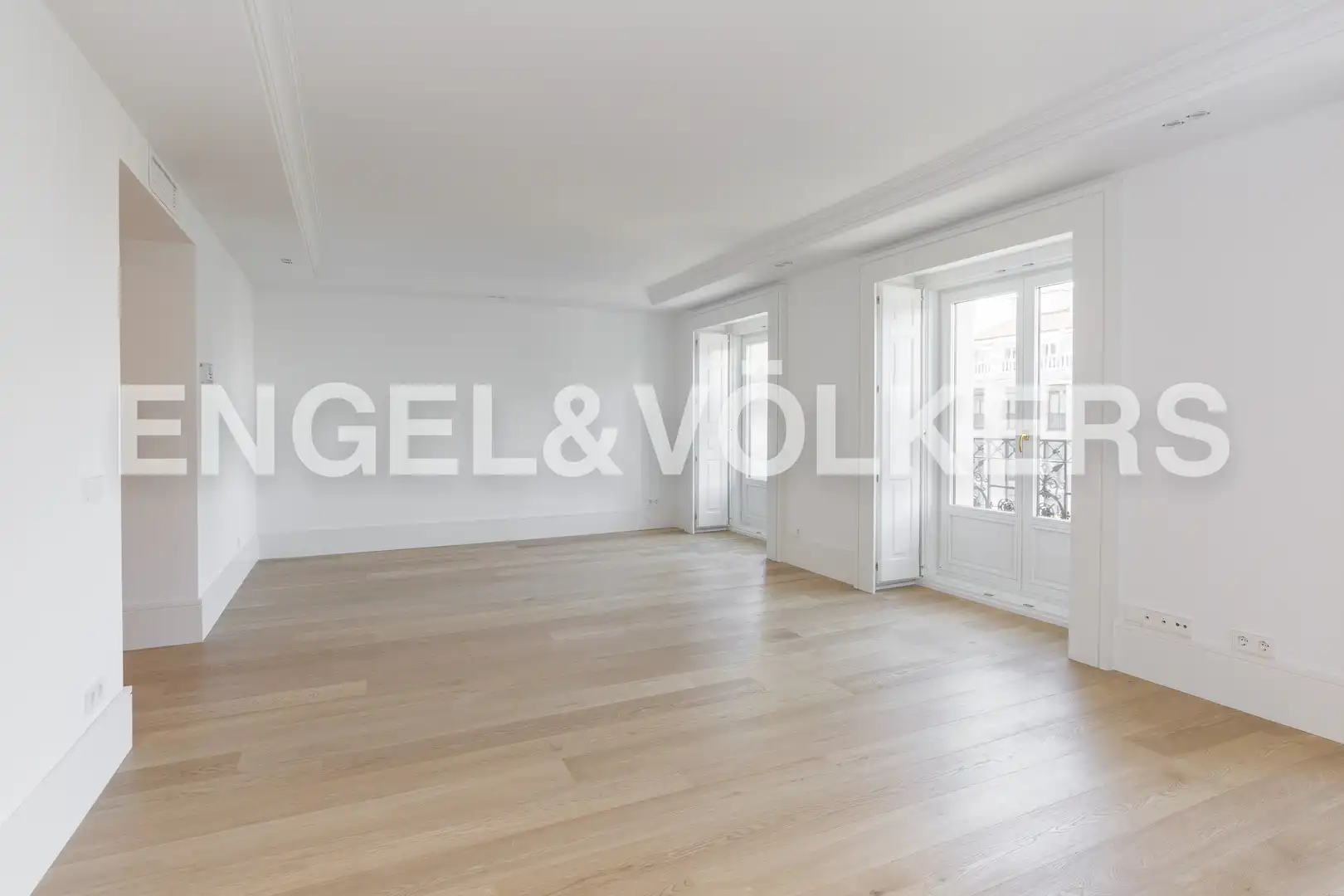Exterior view of Flat for rent in Madrid  with Air Conditioner, Heating and Storage room