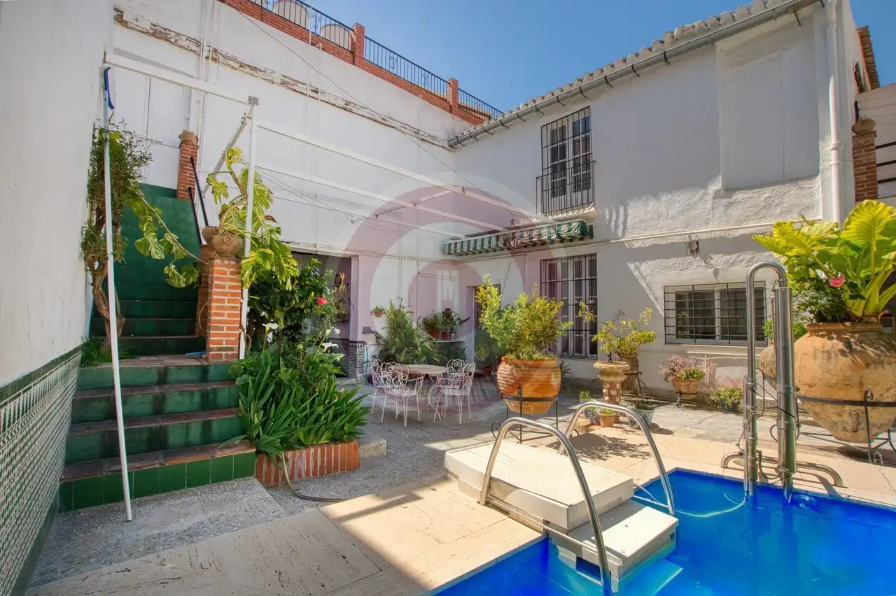 Terrassa de Casa o xalet en venda en Vélez-Málaga amb Jardí privat i Piscina