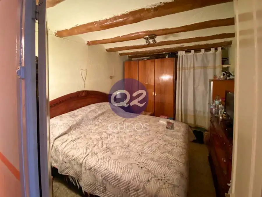 Dormitori de Casa adosada en venda en Castelló de Farfanya amb Calefacció i Terrassa
