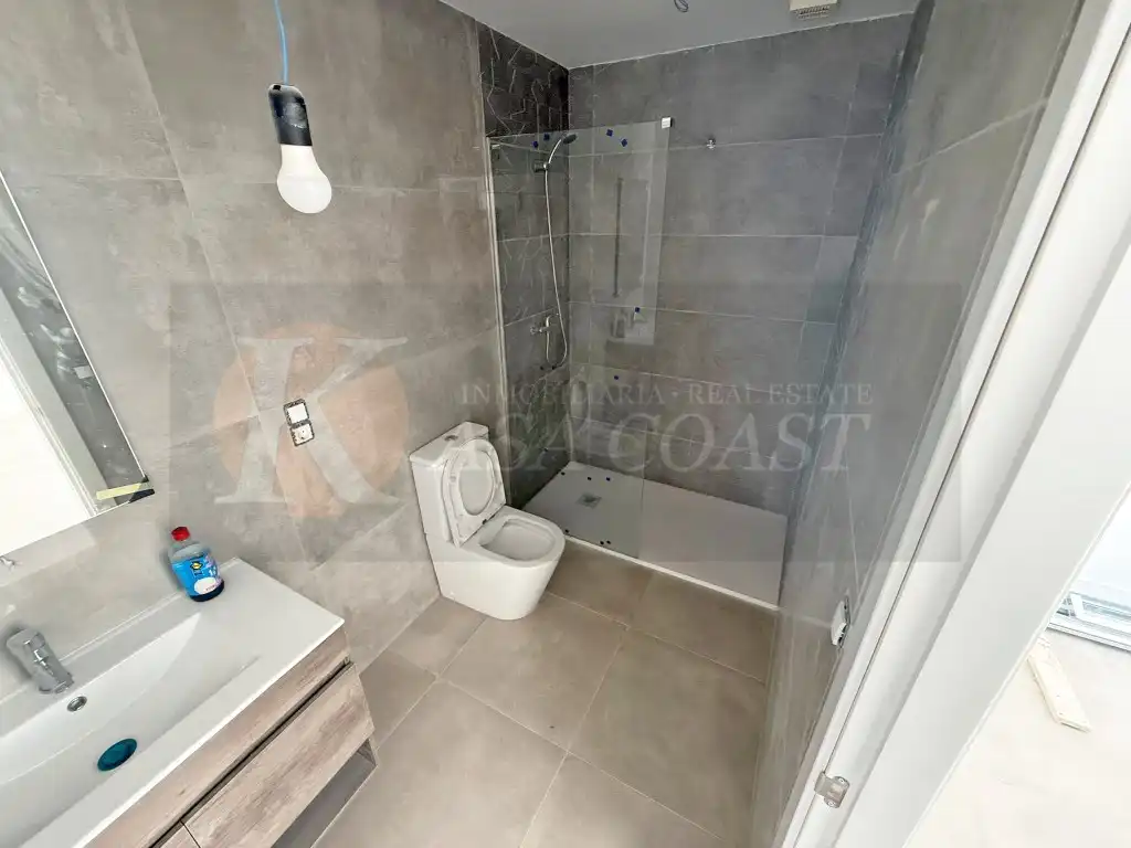 Bathroom of Flat for sale in Fuengirola  with Air Conditioner and Private garden
