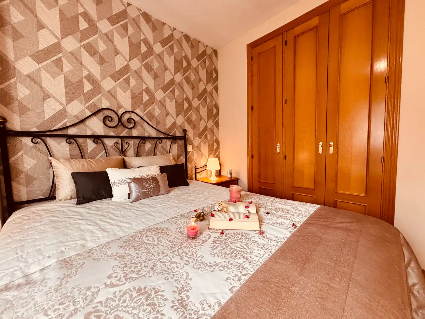 Habitación de Casa adosada en venta en Getafe con Aire acondicionado, Calefacción y Jardín privado