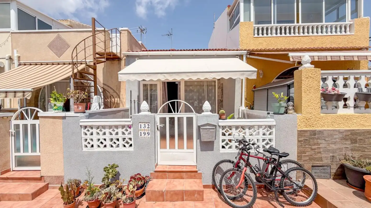 Adosado en venta en Torrevieja - CL LISZT