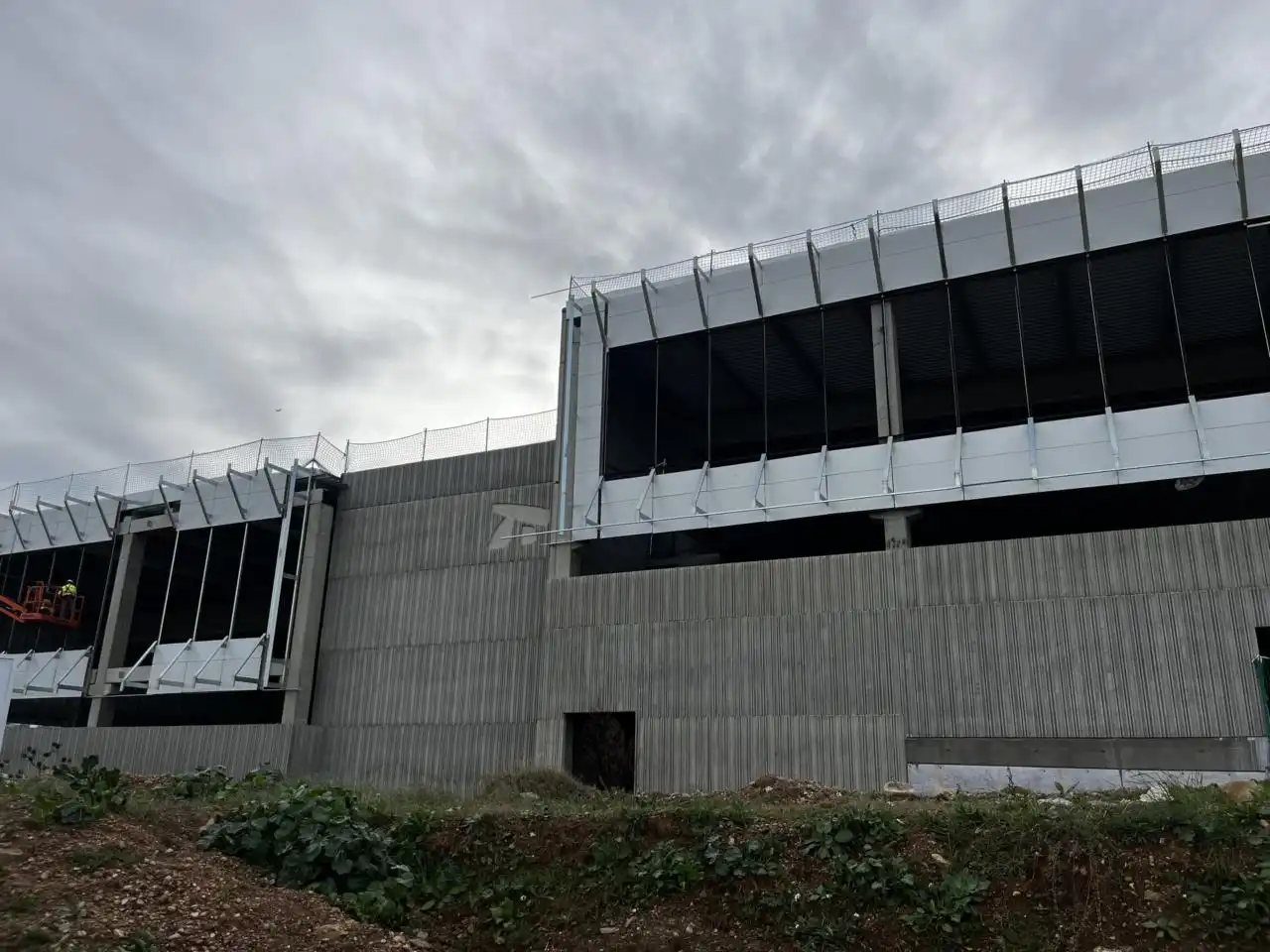 Industrial buildings for rent in Campoamor