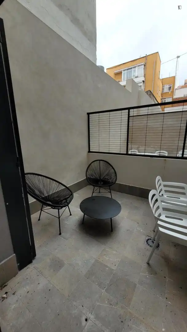Terrassa de Apartament de lloguer en Madrid amb Aire condicionat, Moblat i Forn