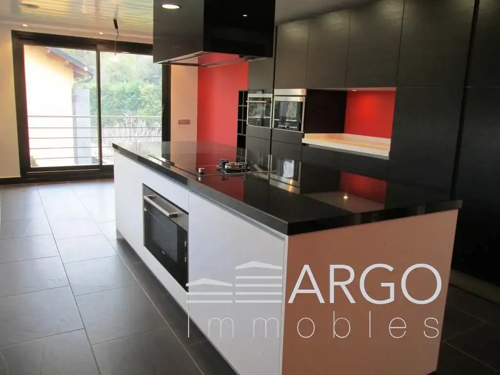 Kitchen of Houses for sale in Sant Cugat del Vallès  with Air Conditioner, Heating and Private garden