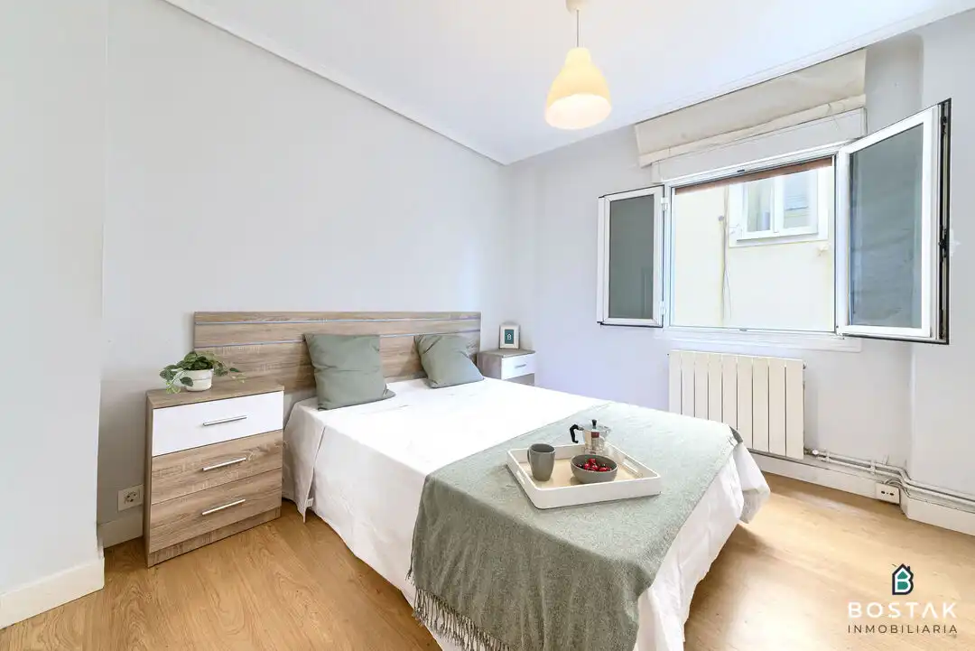 Bedroom of Flat for sale in Bilbao   with Heating